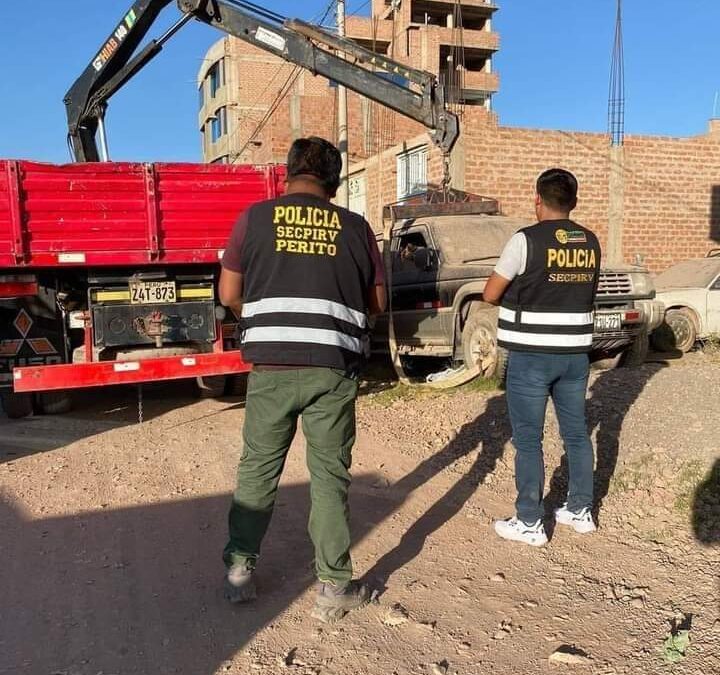 JULIACA| DEJAN ABANDONADO VEHÍCULO CON MÚLTIPLES REQUISITORIAS