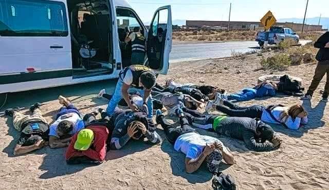 AREQUIPA | DETIENEN A 13 PERSONAS ARMADAS EN LA CARRETERA AREQUIPA – PUNO. PNP PRESUME QUE PLANEABAN ASALTOS EN CUSCO