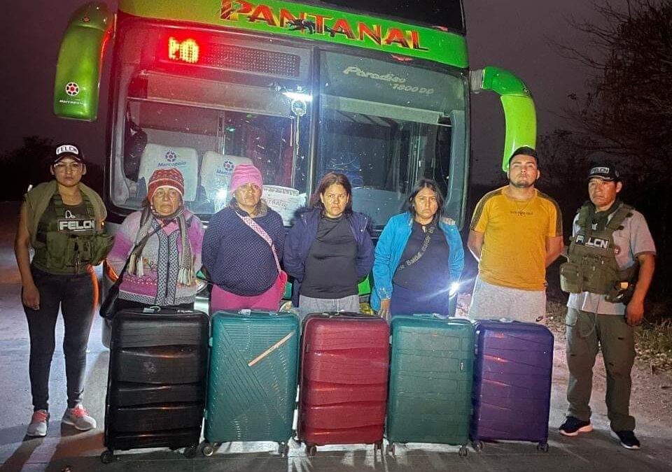 PERUANOS FUERON DETENIDOS CON MAS DE 60 KILOS DE DROGA CAMUFLADA EN SOPORTES DE CUADROS DE TEJIDOS