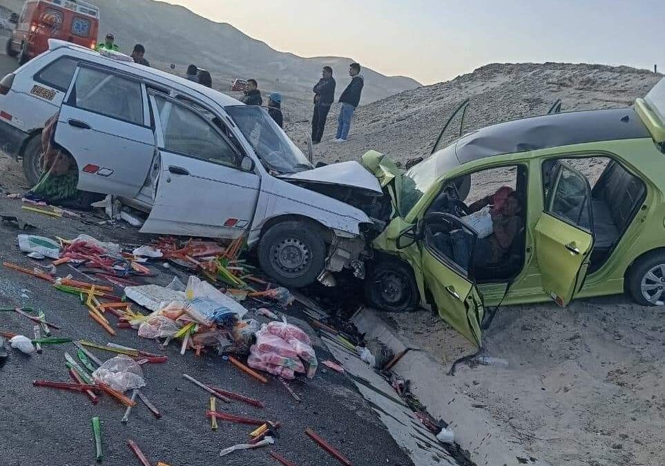 TRES HERIDOS DE CONSIDERACIÓN DEJÓ EL CHOQUE FEONTAL DE DOS VEHÍCULOS EN CERRO VERDE