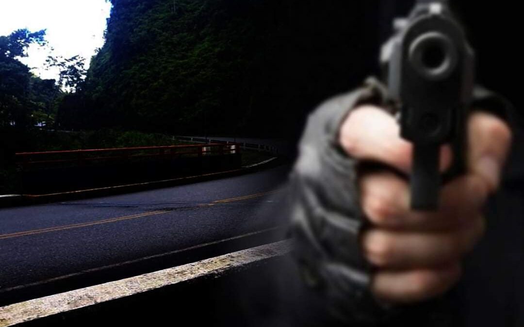 PUNO| ENCAPUCHADOS ASALTARON MINIVAN CON PASAJEROS EN LA CARRETERA INTEROCEÁNICA