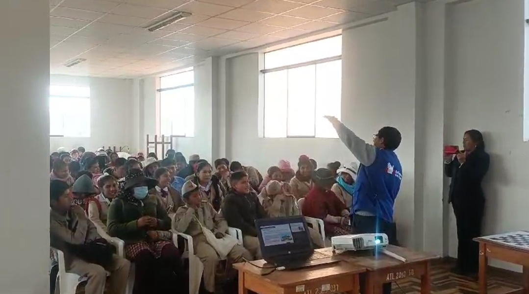 PROMUEVEN RESPETO A LOS DDHH EN ESTUDIANTES AYMARAS